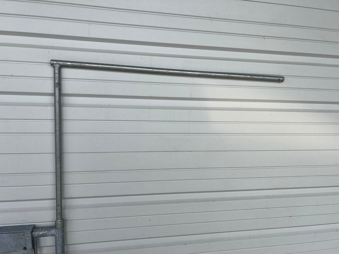 A-HLH - Heat Lamp Holder