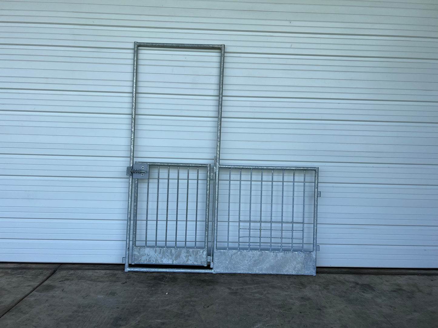 6' - Front Gate Panel w/ 32" Gate (Right Hand Hinge)